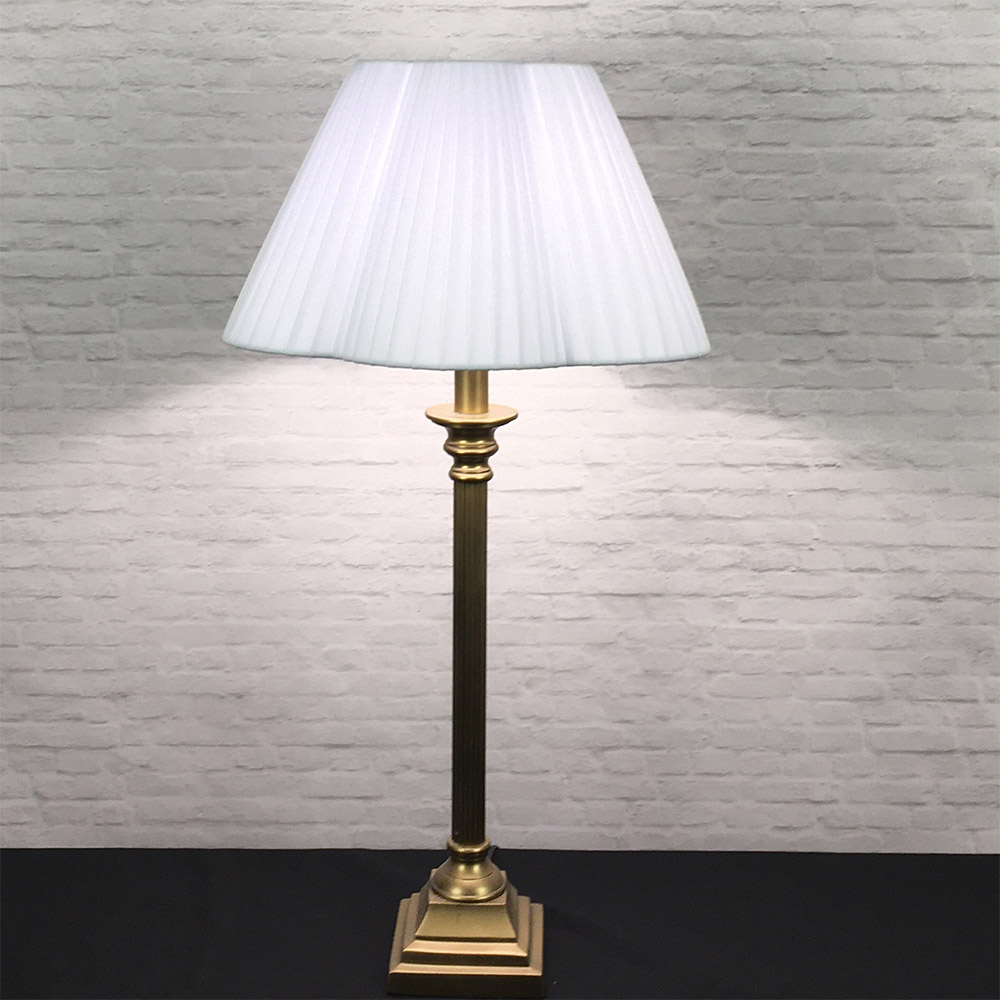 White Pleated Scallop Daisy Pleated Table Lamp